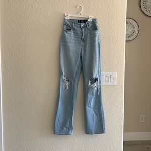 Hollister ultra high rise dad Jean - hollister vintage street. 00R, w23, L31